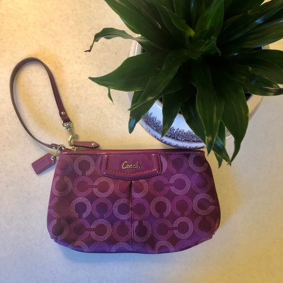Coach Handbags - Coach Wristlet